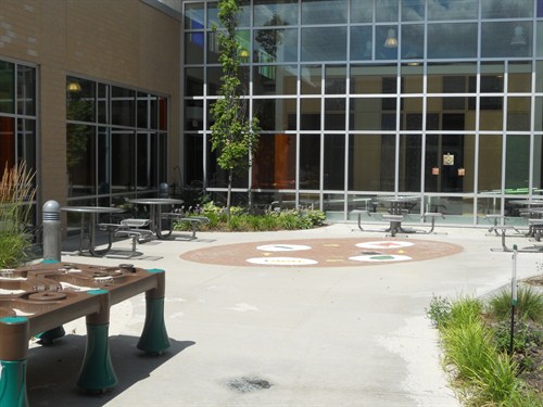 photo of courtyard view. 