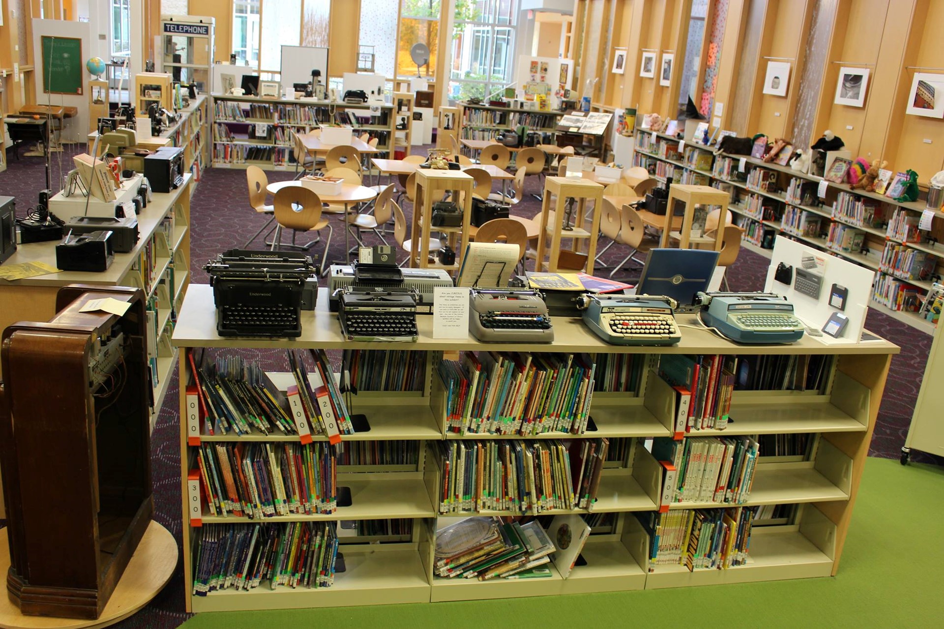 photo of classroom in the library/museum.