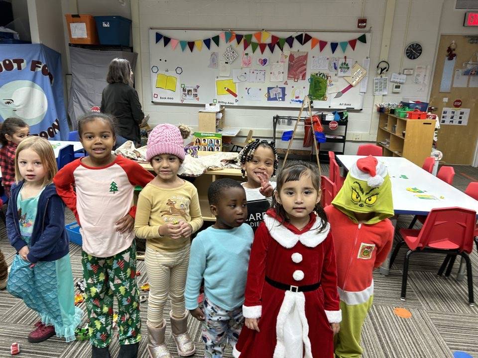 Preschoolers in Holiday pj's